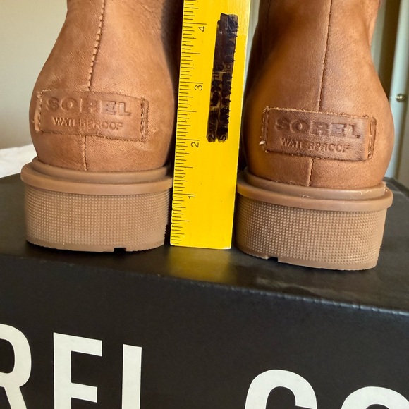 Sorel Phoenix lace up bootie size 8.5 NWT - Picture 6 of 8